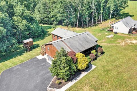 1311 Hickory Chase Ln, Vinton, VA 24179