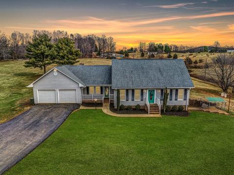 5 Whittle Ln, Martinsville, VA 24112