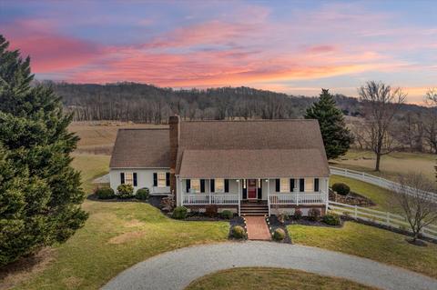 2472 Roanoke Rd, Daleville, VA 24083