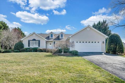 41 Queen Mothers Ct, Wirtz, VA 24184