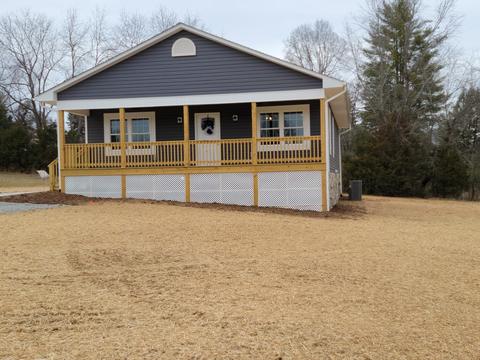1100 Oak Level Rd, Stanleytown, VA 24168