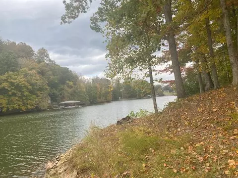 729 Shade Tree Ln, Hardy, VA 24101