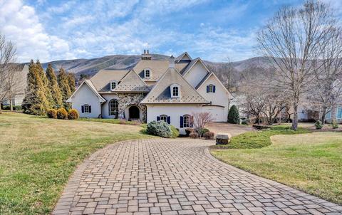 300 E Pointe Dr, Penhook, VA 24137
