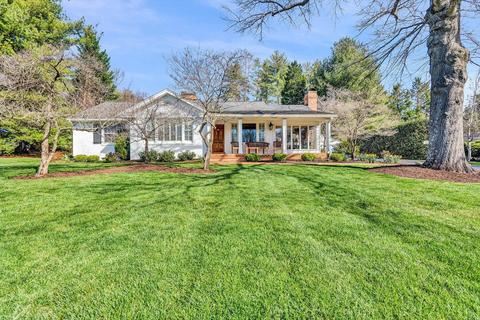 1419 Crestmoor Dr SW, Roanoke, VA 24018