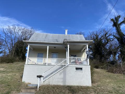 813 Harrison Ave NW, Roanoke, VA 24016