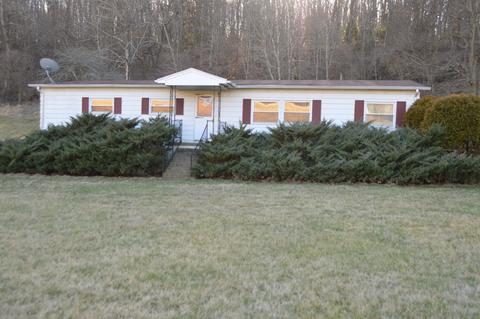 8972 Cumberland Gap Rd, New Castle, VA 24127
