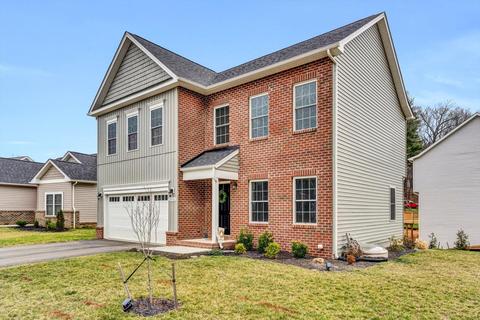 5715 Ivy Park Dr, Roanoke, VA 24018