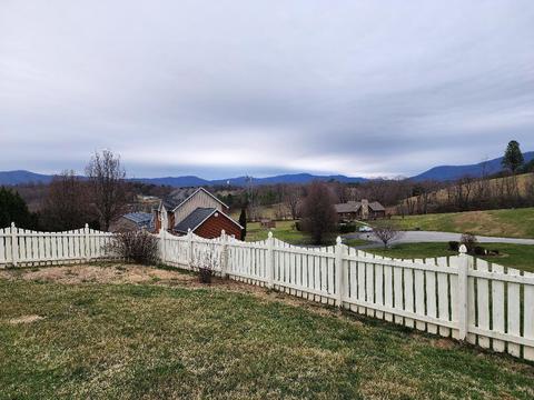 28 Doe Dr, Roanoke, VA 24012 photo 4