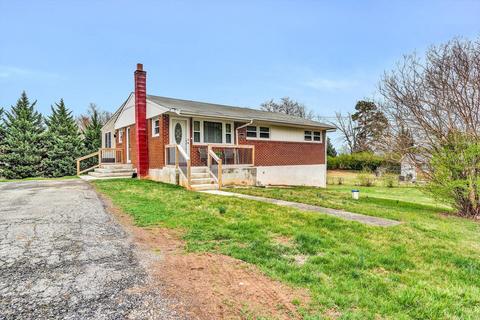 6948 Connie Dr, Roanoke, VA 24019