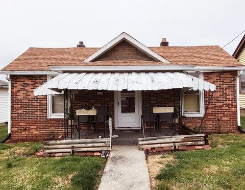 338 E Pine St, Covington, VA 24426