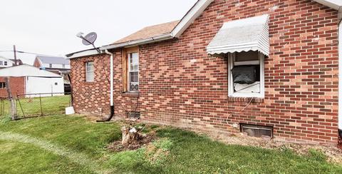 338 E Pine St, Covington, VA 24426 photo 4