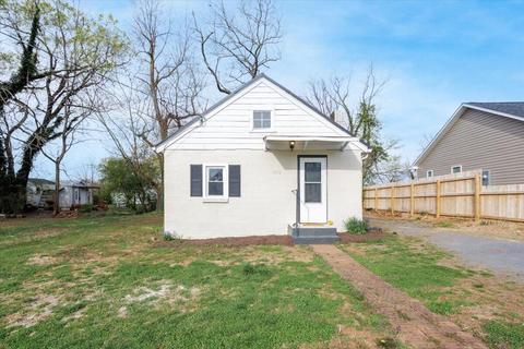 2714 Ridgefield St NE, Roanoke, VA 24012