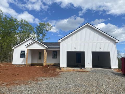 1596 Waterford Dr, Moneta, VA 24121