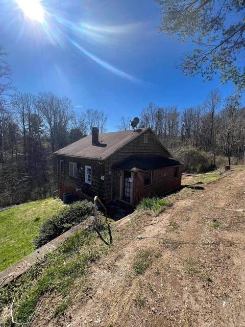 857 Trent Hill Dr, Bassett, VA 24055