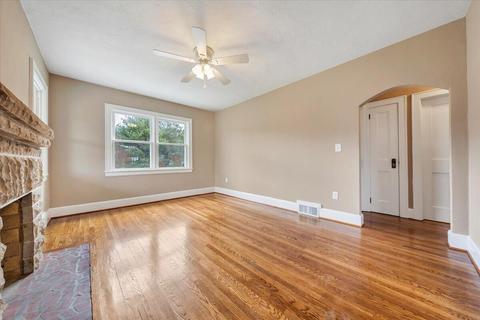 2929 Baker Dr, Vinton, VA 24179 photo 2
