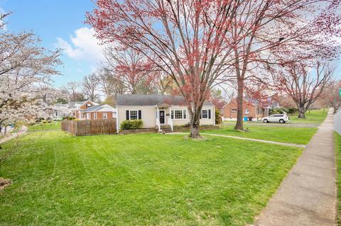 1743 Devon Rd SW, Roanoke, VA 24015 photo 1