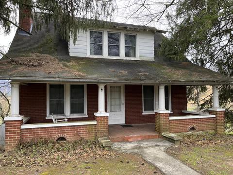 854 Colonial Rd, Blue Ridge, VA 24064