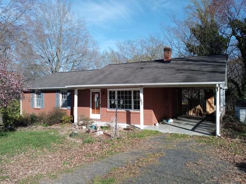 102 Deerwood Tract Ct, Cascade, VA 24069