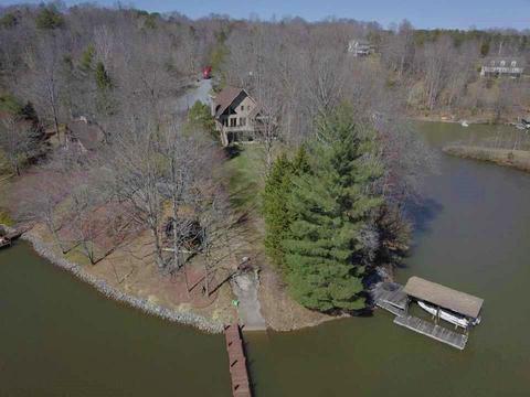 2340 Navigation Pt, Goodview, VA 24095