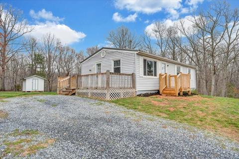 576 Wileman Rd, Lynch Station, VA 24571