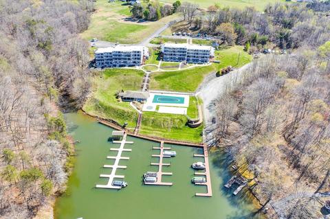 1085 Bluewater Dr #112, Moneta, VA 24121