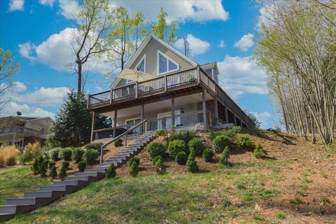 626 Forest Shores Rd, Wirtz, VA 24184