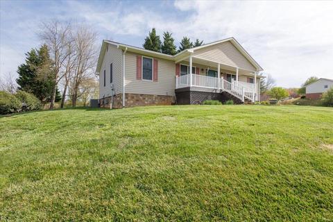 33 Mallard Dr, Cloverdale, VA 24077