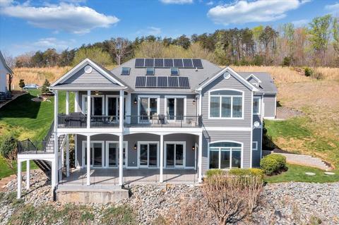 45 Compass Cove Cir, Moneta, VA 24121