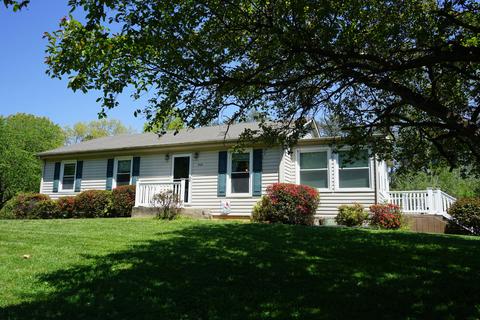 508 Farmer Ln, Vinton, VA 24179