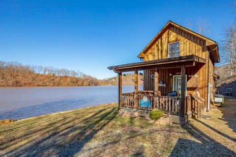 2510 Bethel Church Rd, Hiwassee, VA 24347