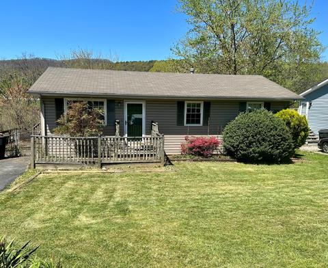 8352 Brubaker Dr, Roanoke, VA 24019