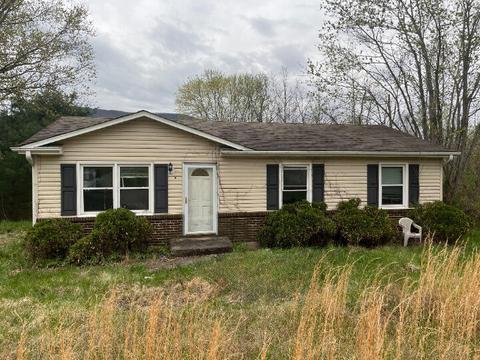 3842 Old Catawba Rd, Salem, VA 24153