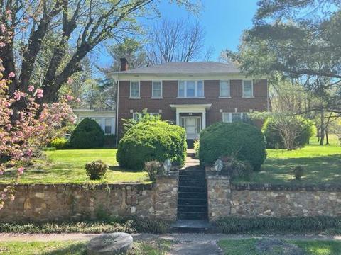 294 Boyd St, Buchanan, VA 24066