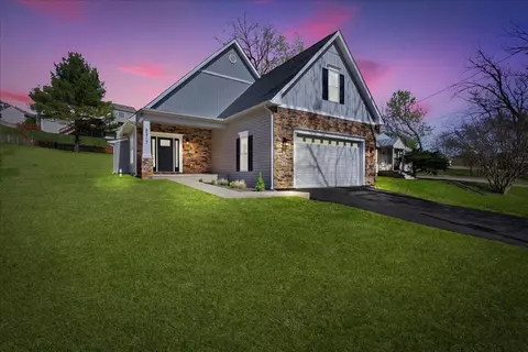 6217 Roselawn Rd, Roanoke, VA 24018
