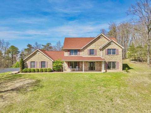 1130 Cassatt Ln, Christiansburg, VA 24073