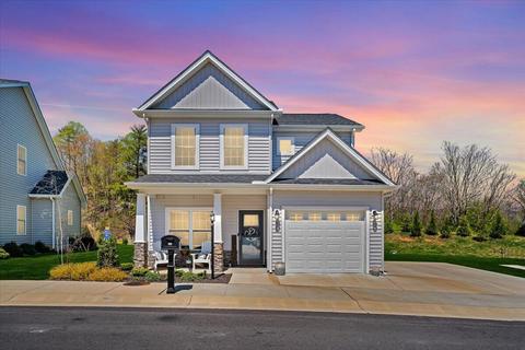 326 Bernies Way, Elliston, VA 24087