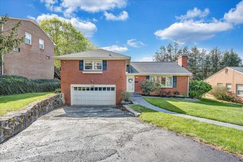 2221 Hunters Rd SW, Roanoke, VA 24015