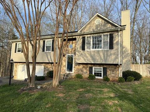 1404 Gravel Hill Rd, Vinton, VA 24179