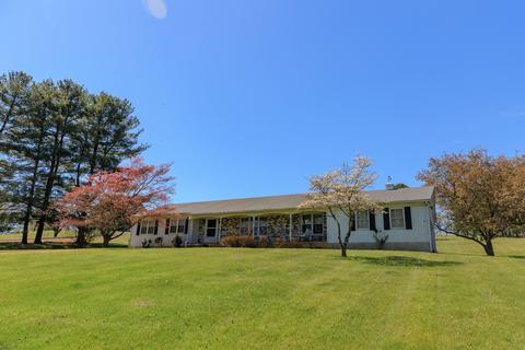 19 Wisdom Ln, Lexington, VA 24450