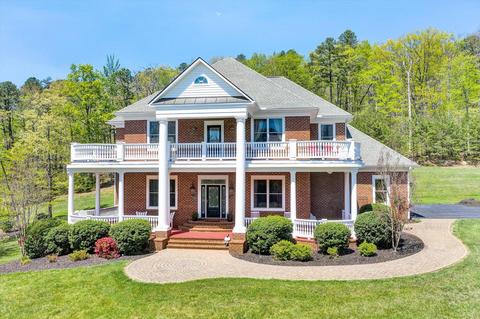 2015 Richland Hills Dr, Salem, VA 24153