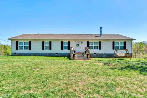 300 Stewart St, Goodview, VA 24095