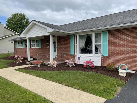 208 Dustys Rd, Covington, VA 24426