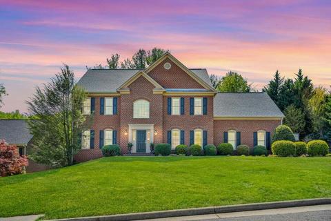 5855 Salisbury Dr, Roanoke, VA 24018