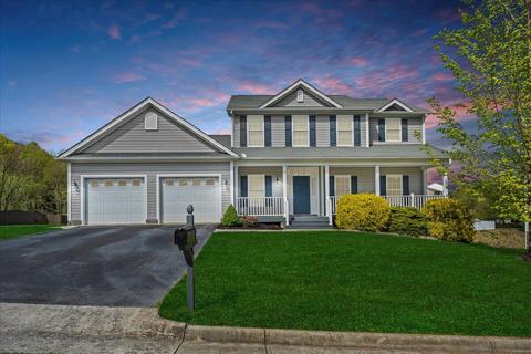 5921 Crumpacker Dr, Roanoke, VA 24012