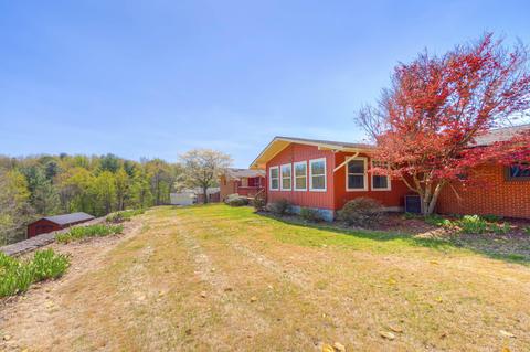 666 Cardinal Dr, Pulaski, VA 24301 photo 6