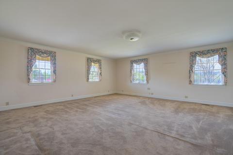666 Cardinal Dr, Pulaski, VA 24301 photo 12