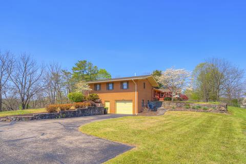 666 Cardinal Dr, Pulaski, VA 24301 photo 4