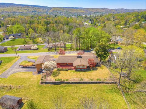 666 Cardinal Dr, Pulaski, VA 24301 photo 7