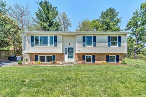 240 Camelia Dr, Daleville, VA 24083