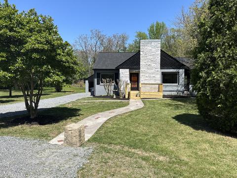 4237 Cove Rd NW, Roanoke, VA 24017